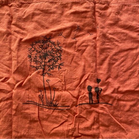 Cute graphic tee - Picture 2 of 2